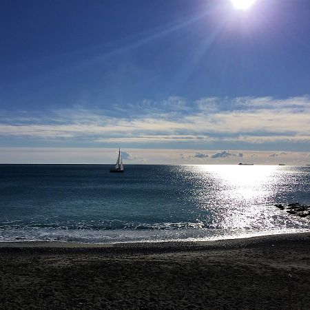 Appartamenti Mare Azzurro By Holiday World Albisola Superiore Zewnętrze zdjęcie