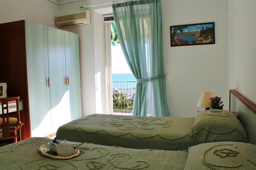 Appartamenti Mare Azzurro By Holiday World Albisola Superiore Zewnętrze zdjęcie