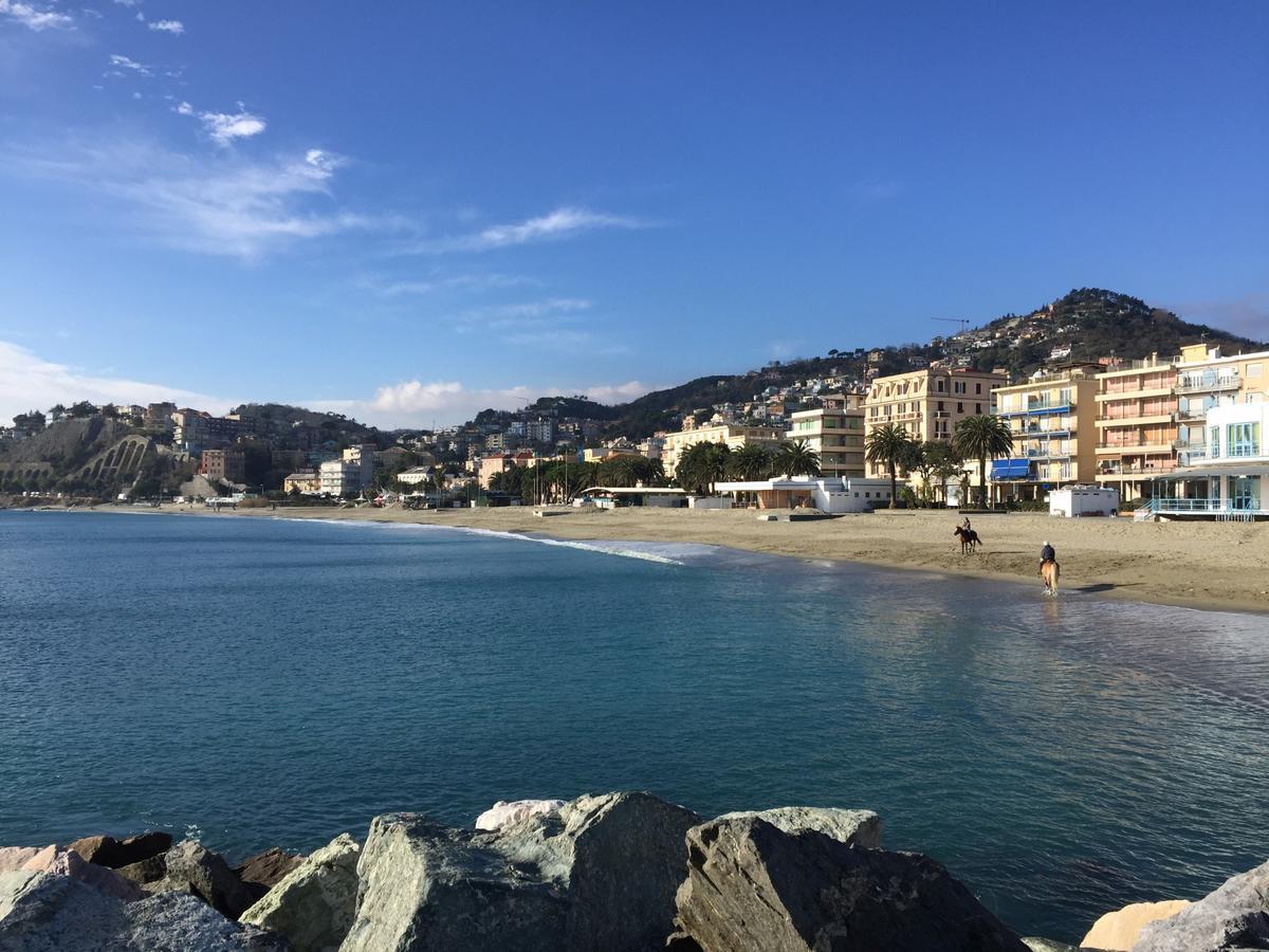 Appartamenti Mare Azzurro By Holiday World Albisola Superiore Zewnętrze zdjęcie